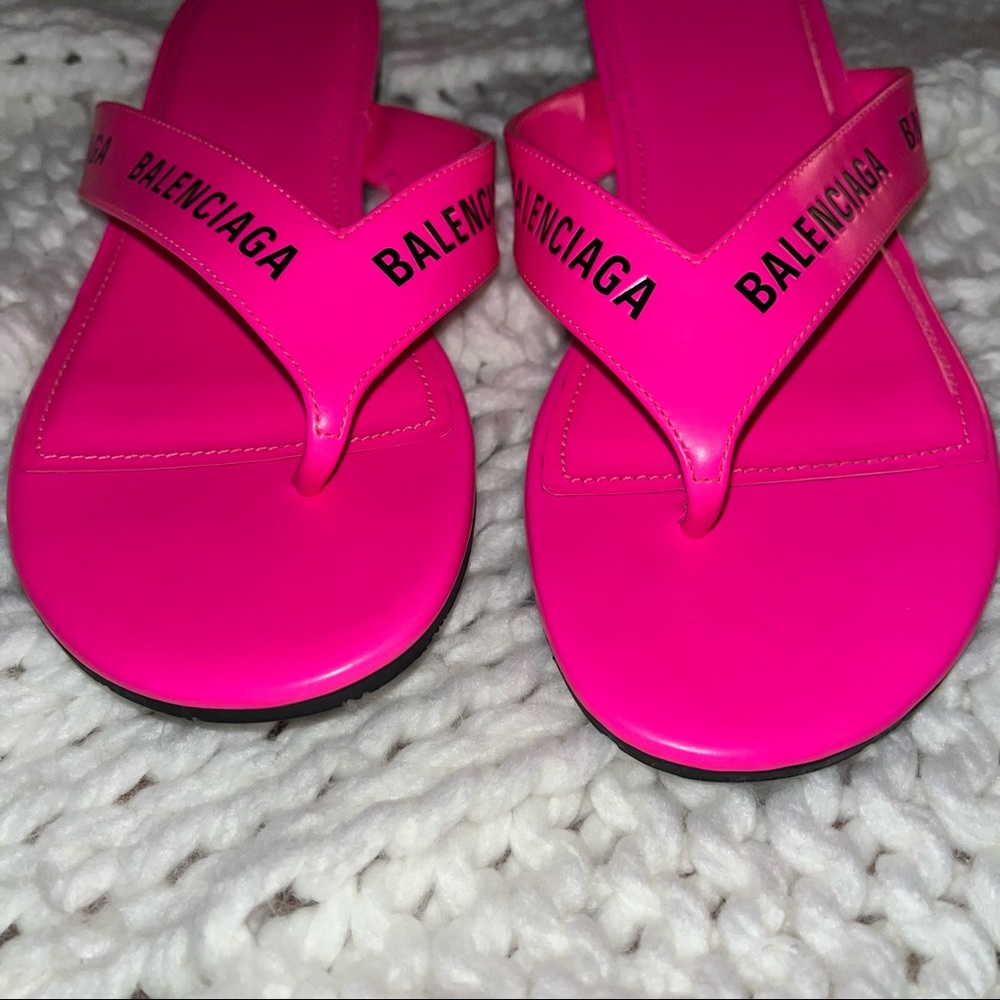 Balenciaga Pink Allover-logo Round Leather Thong San Sandals - Picture 6 of 9